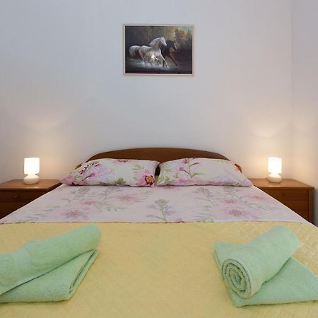Apartment Angelina Split Buitenkant foto